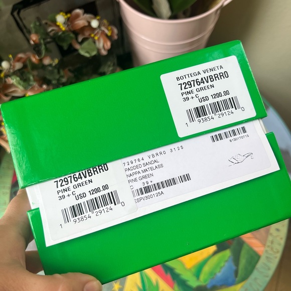 SOLD🤍🌸 FINAL SALE💚no offers BOTTEGA VENETA pibe green padded sandals 🌸 - Picture 13 of 13